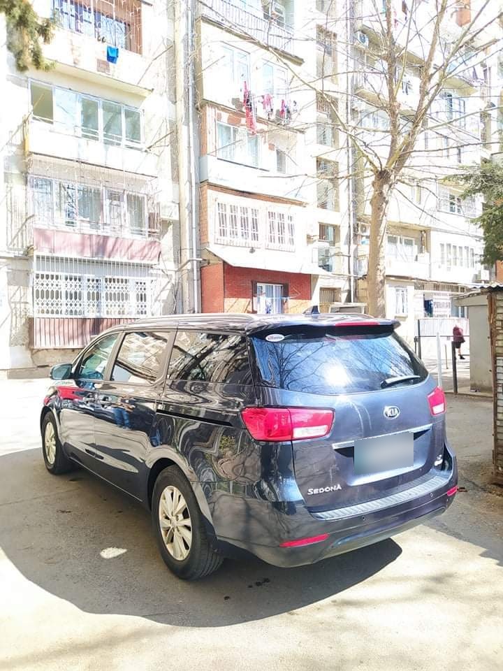 Kia Sedona 2016 — photo 2