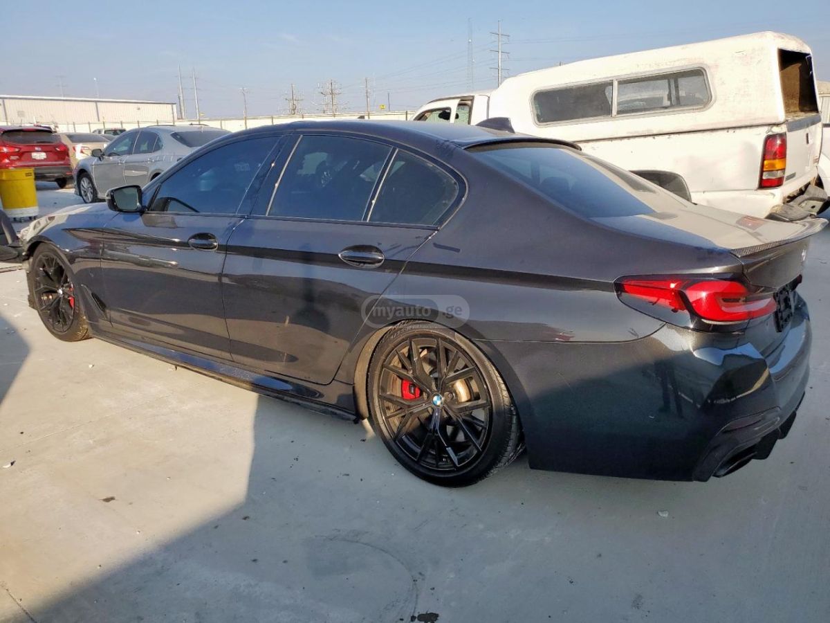 BMW 540 2023 — photo 2