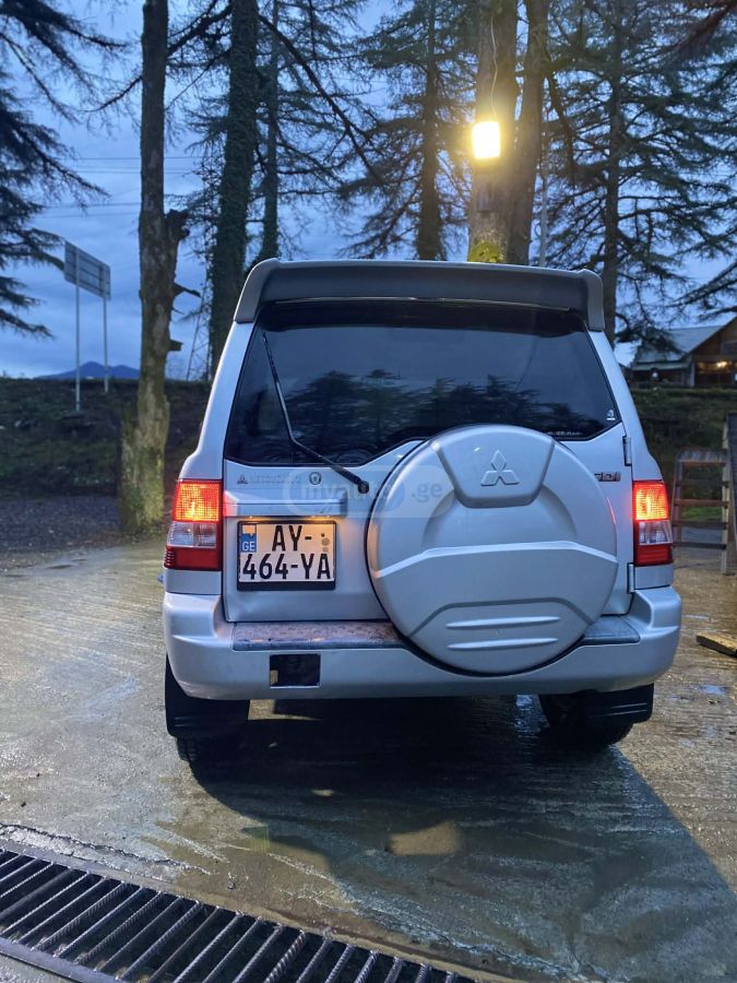 Mitsubishi Pajero IO 2002 — photo 2
