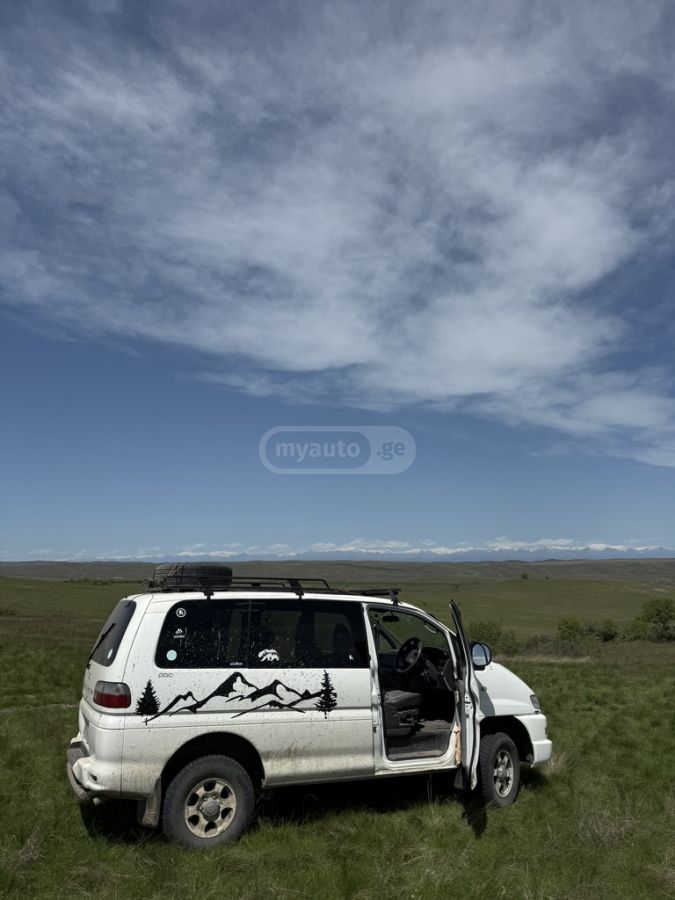 Mitsubishi Delica 2005 — photo 2