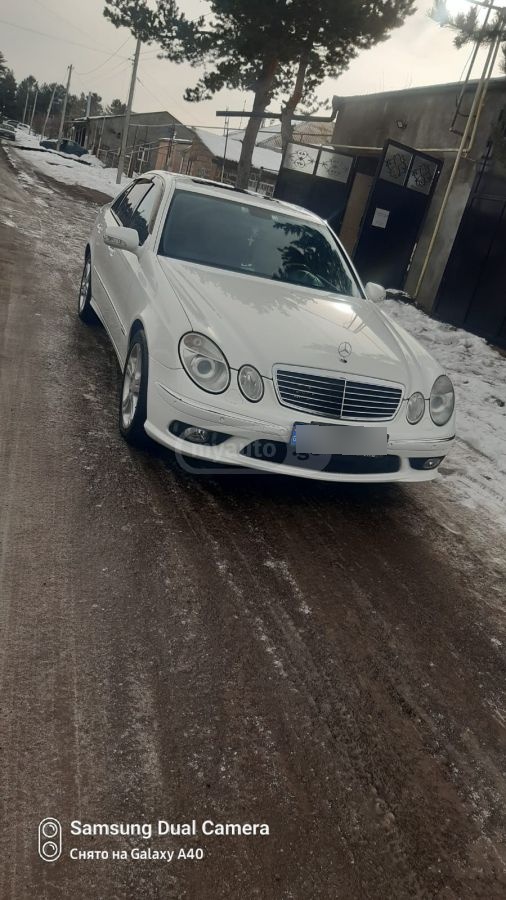 Mercedes-Benz E 320