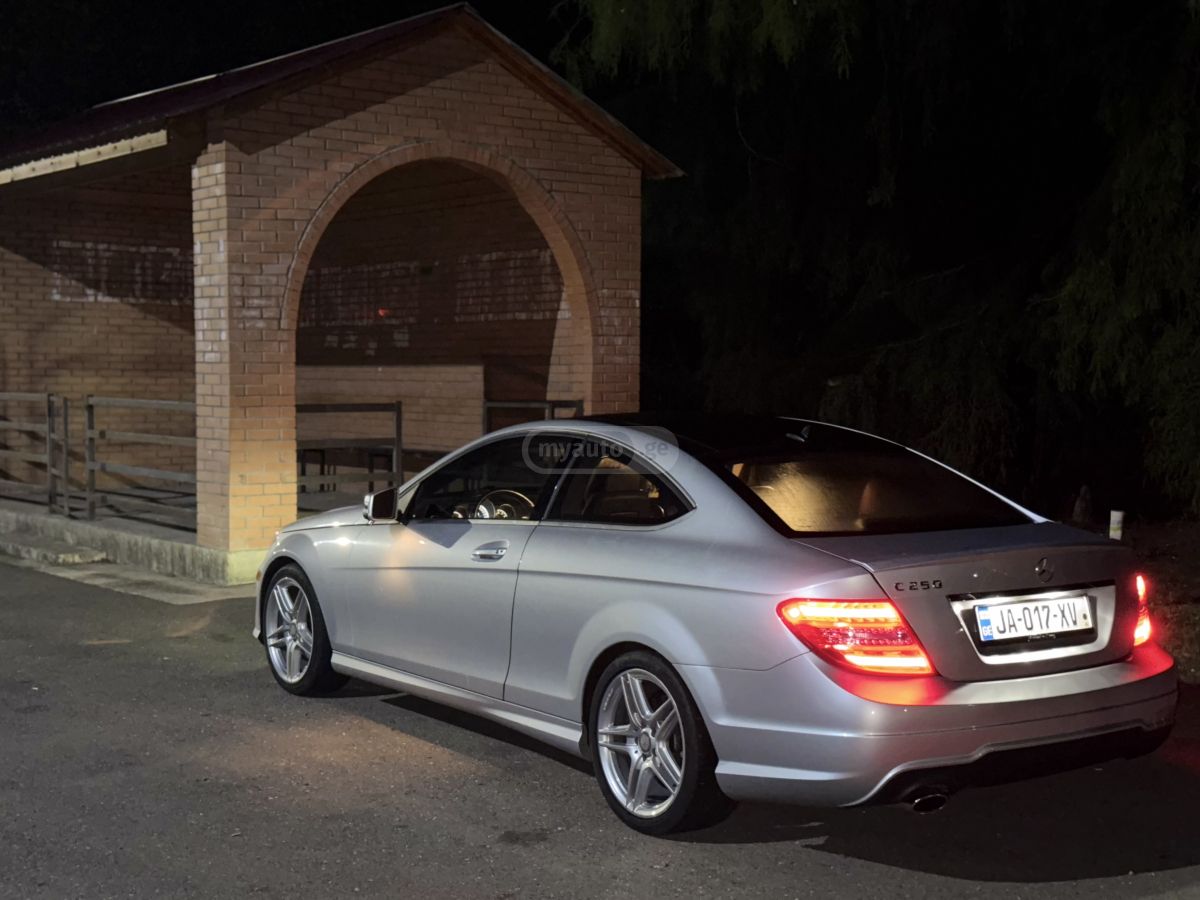 Mercedes-Benz C 250 2014 — photo 2