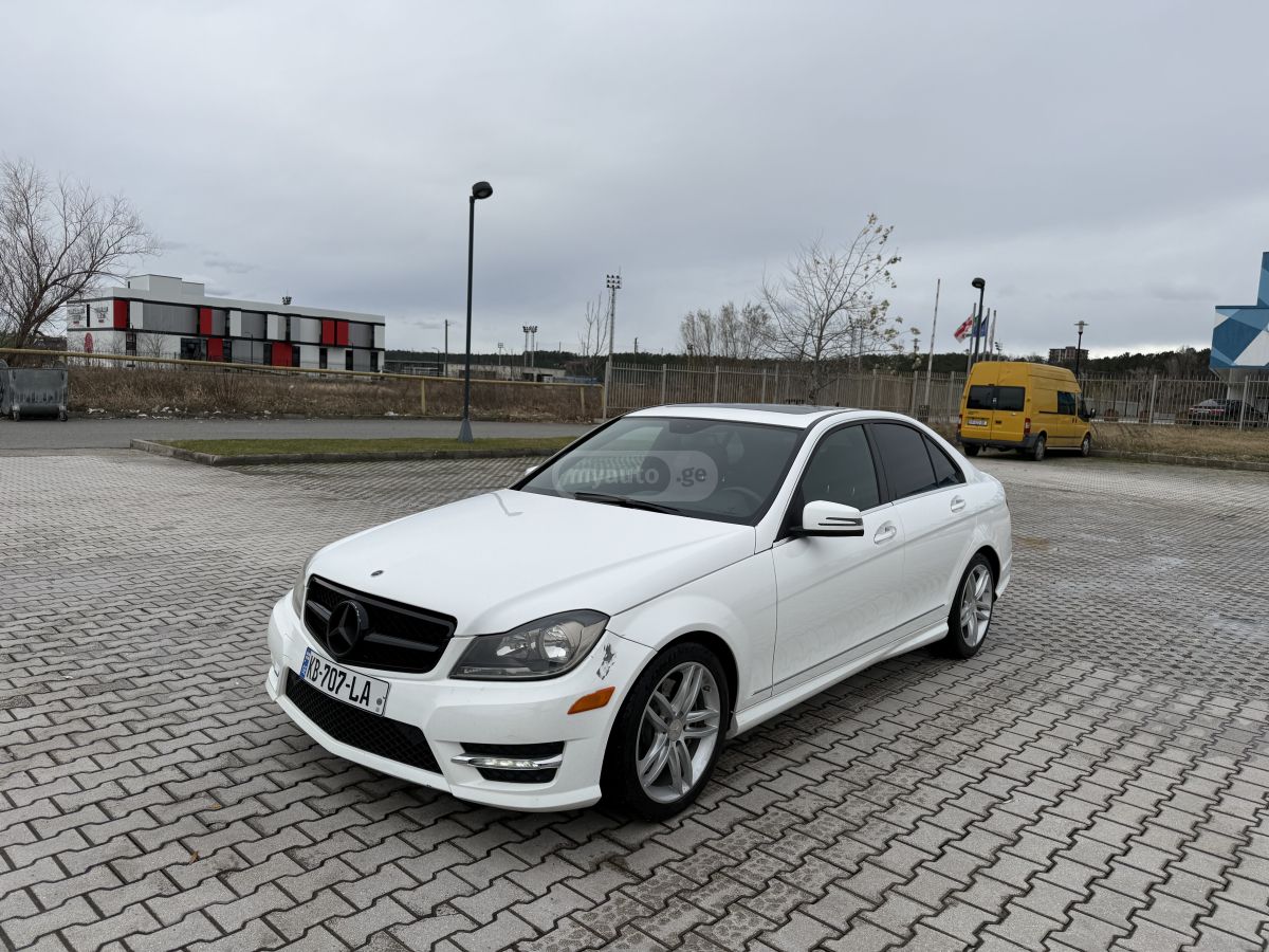 Mercedes-Benz C 300 2014 — photo 2