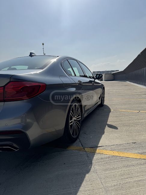 BMW 530 2018 — photo 2