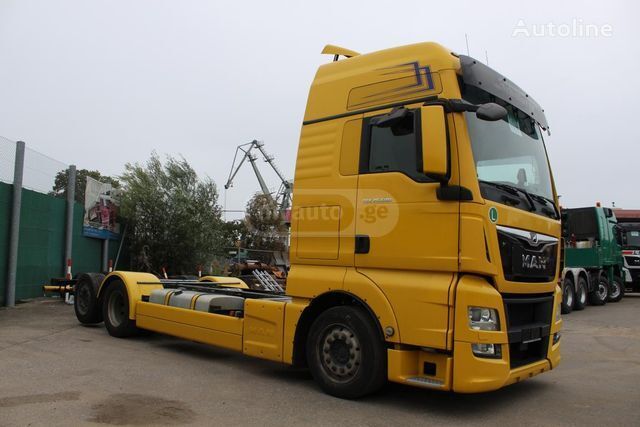 Isuzu TGX