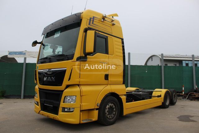 Isuzu TGX 2017 — photo 2