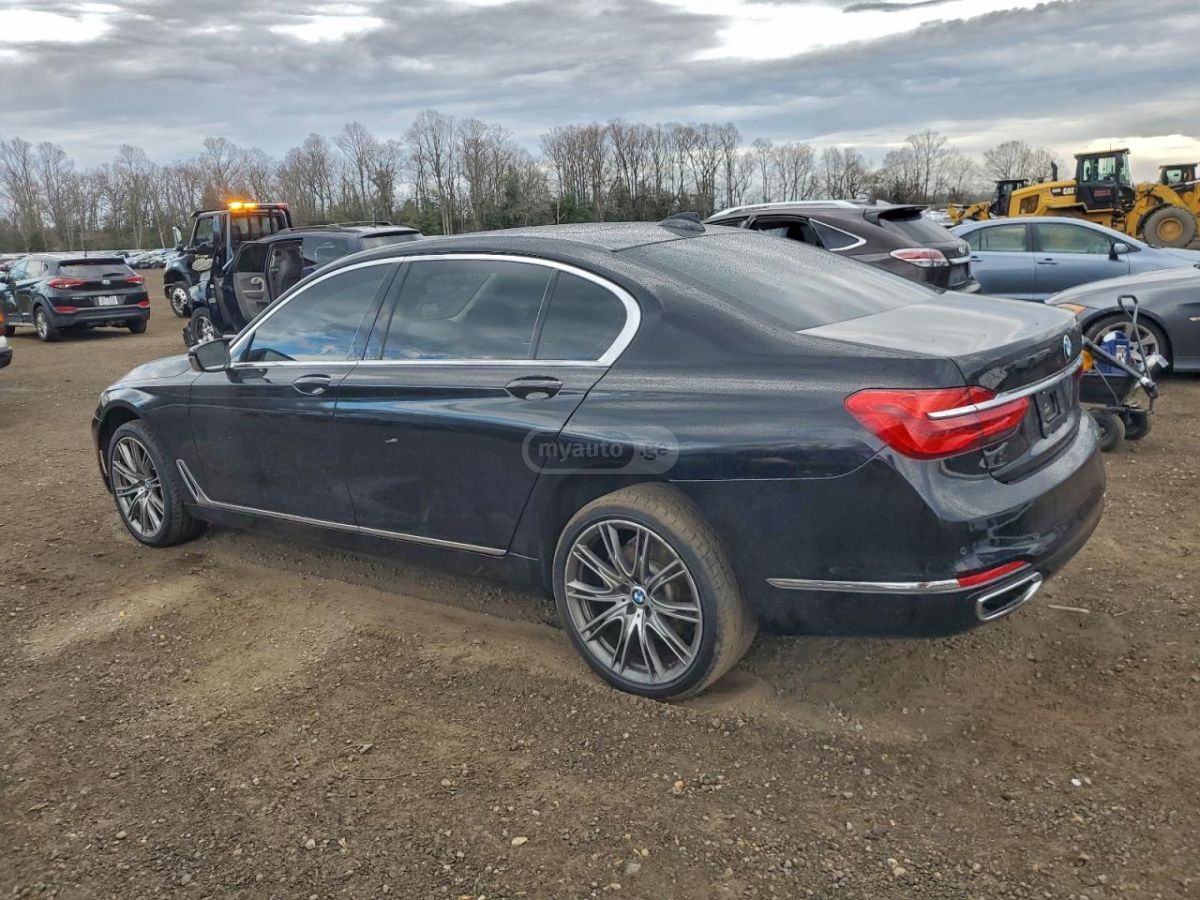 BMW 740 2016 — photo 2