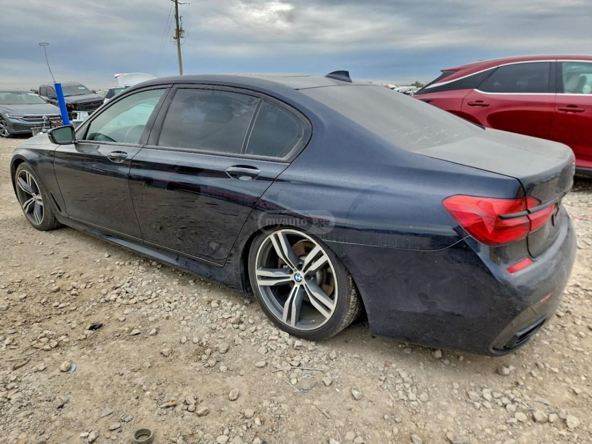 BMW 740 2019 — photo 2