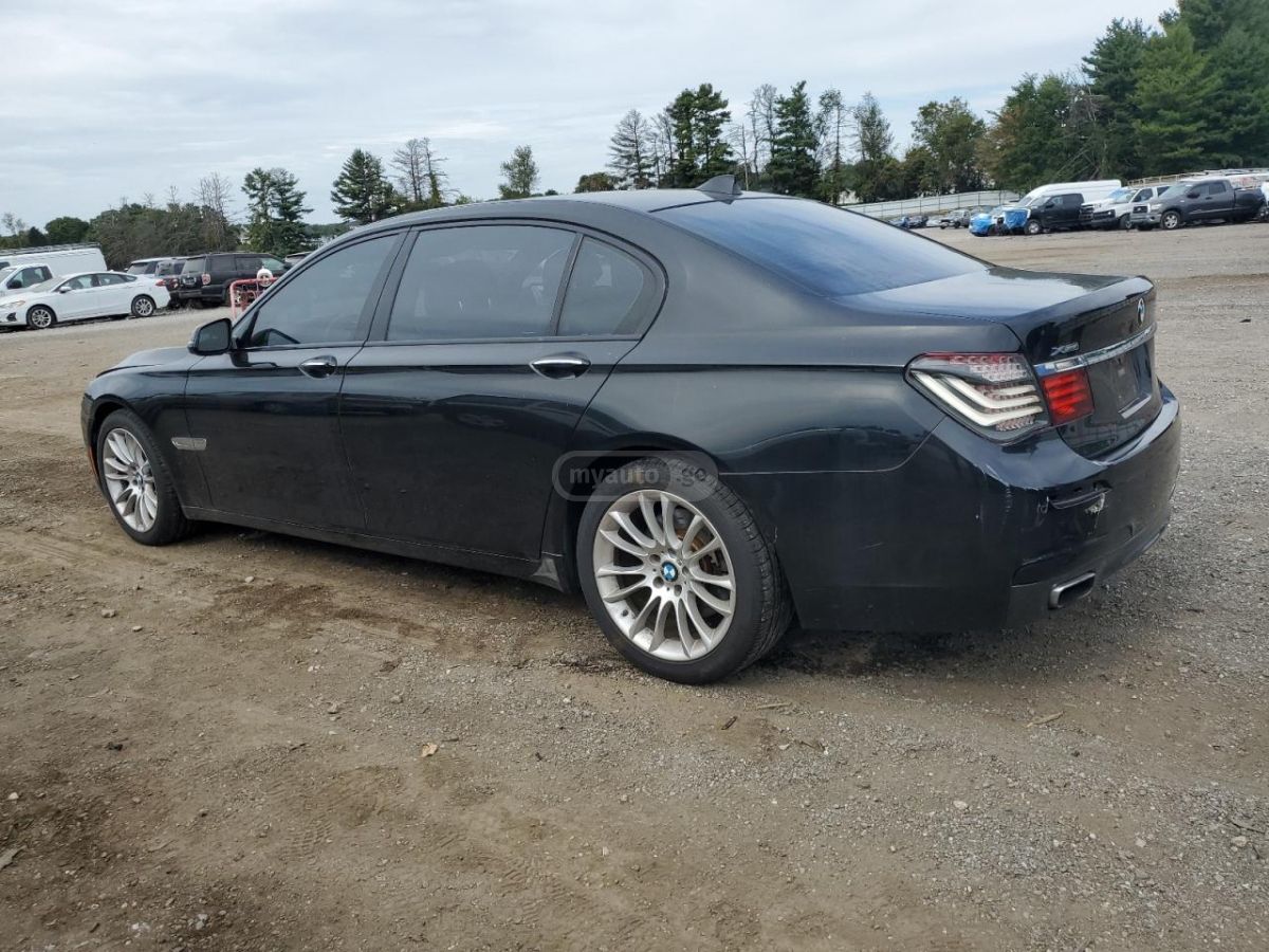 BMW 740 2015 — photo 2