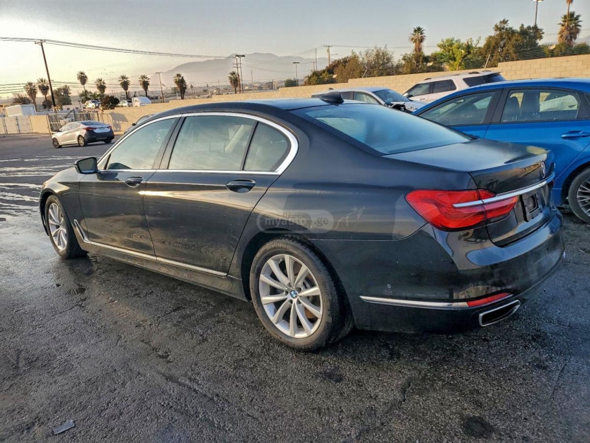 BMW 740 2016 — photo 2