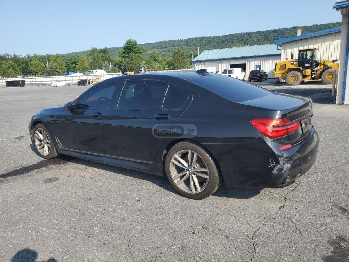 BMW 740 2019 — photo 2