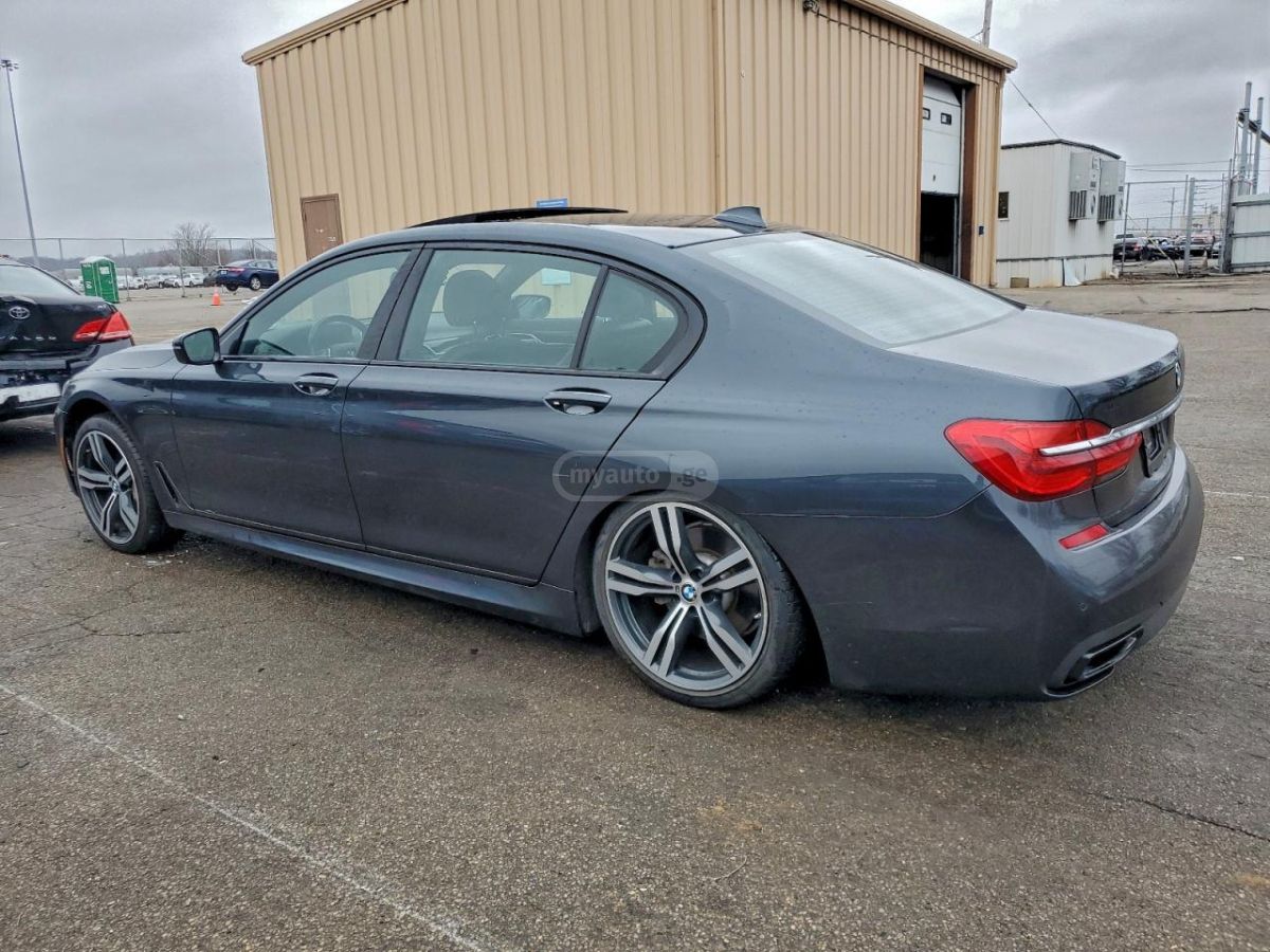 BMW 740 2019 — photo 2