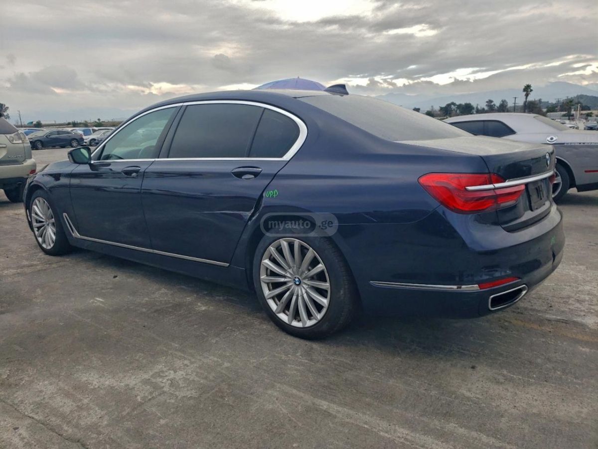 BMW 740 2017 — photo 2