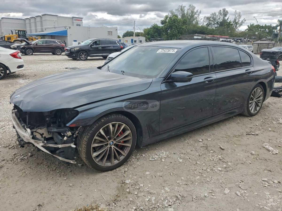 BMW 740