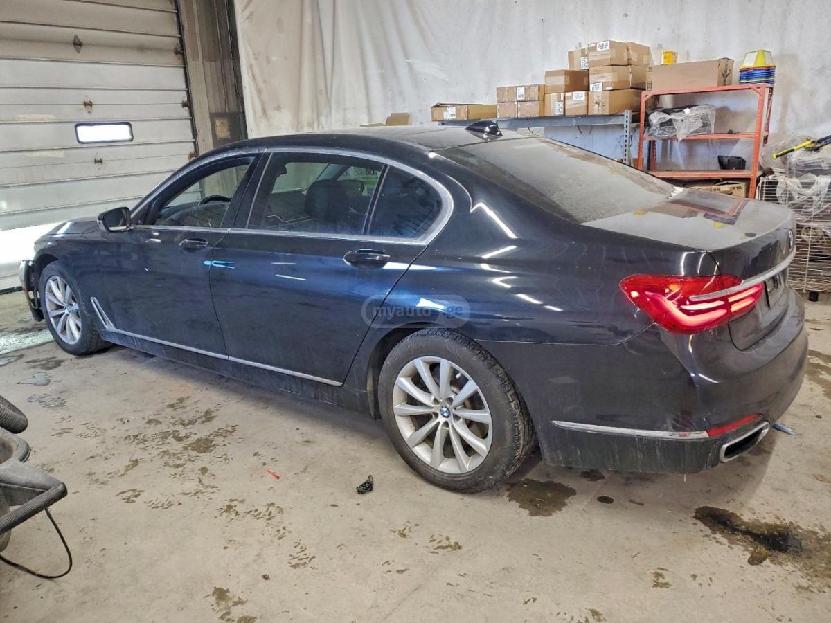 BMW 740 2019 — photo 2