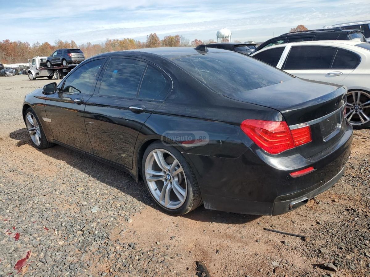 BMW 740 2015 — photo 2