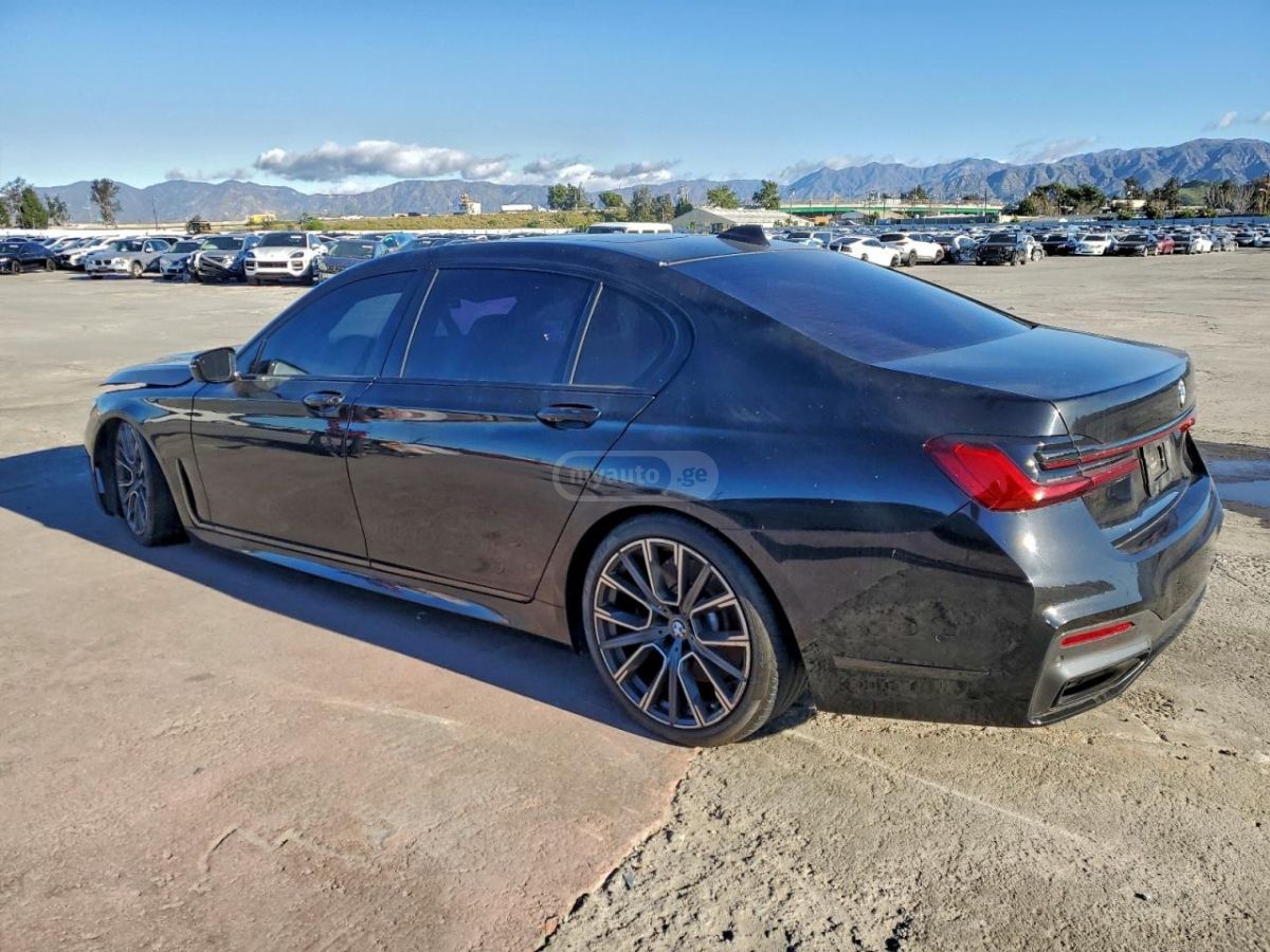 BMW 740 2021 — photo 2