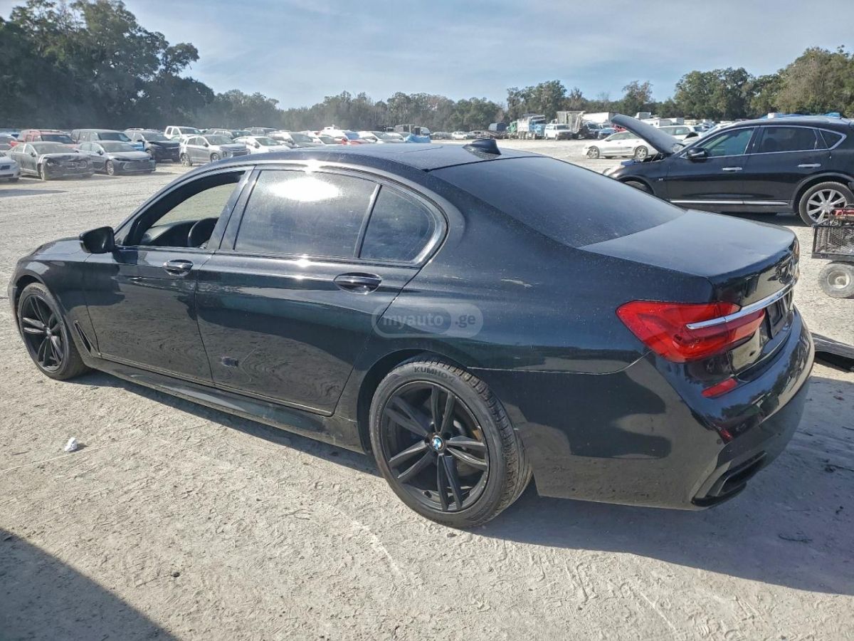 BMW 740 2018 — photo 2