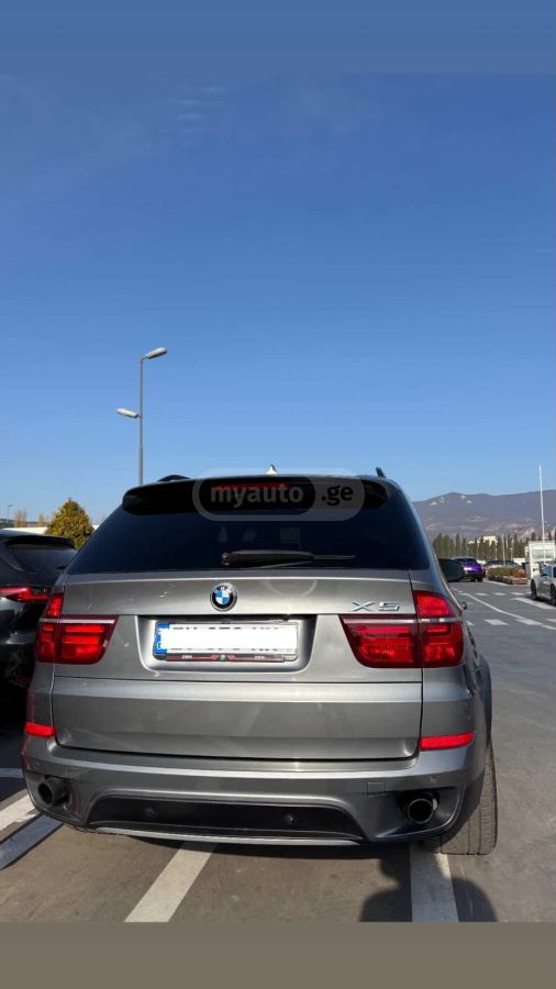 BMW X5 2013 — photo 2
