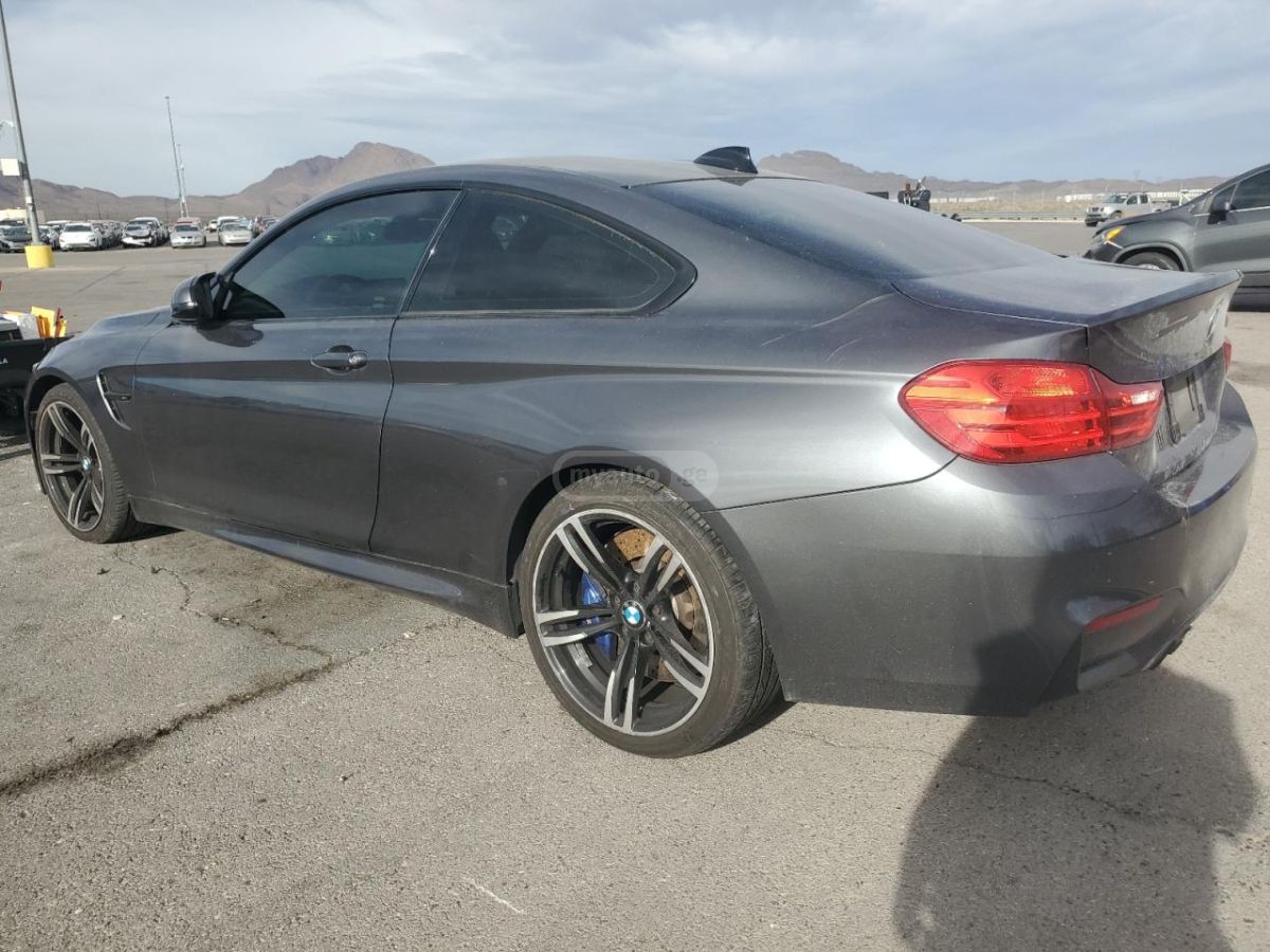 BMW M4 2016 — photo 2