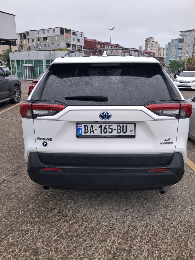 Toyota RAV4 2021 — photo 2
