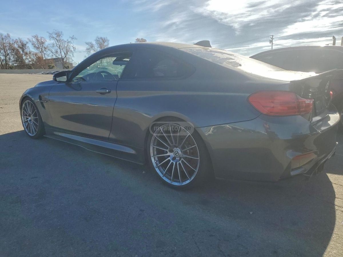 BMW M4 2015 — photo 2