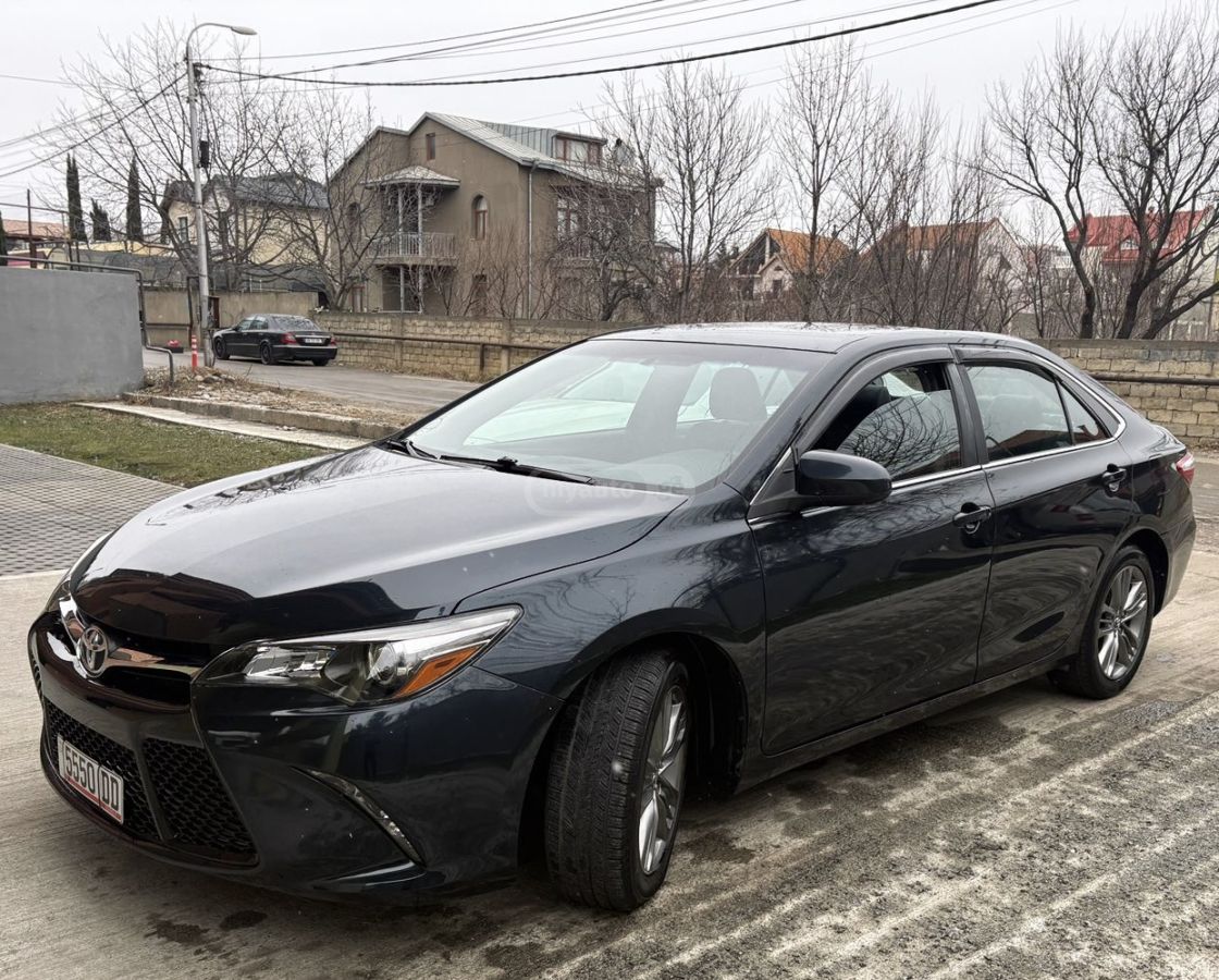 Toyota Camry 2015 — photo 2