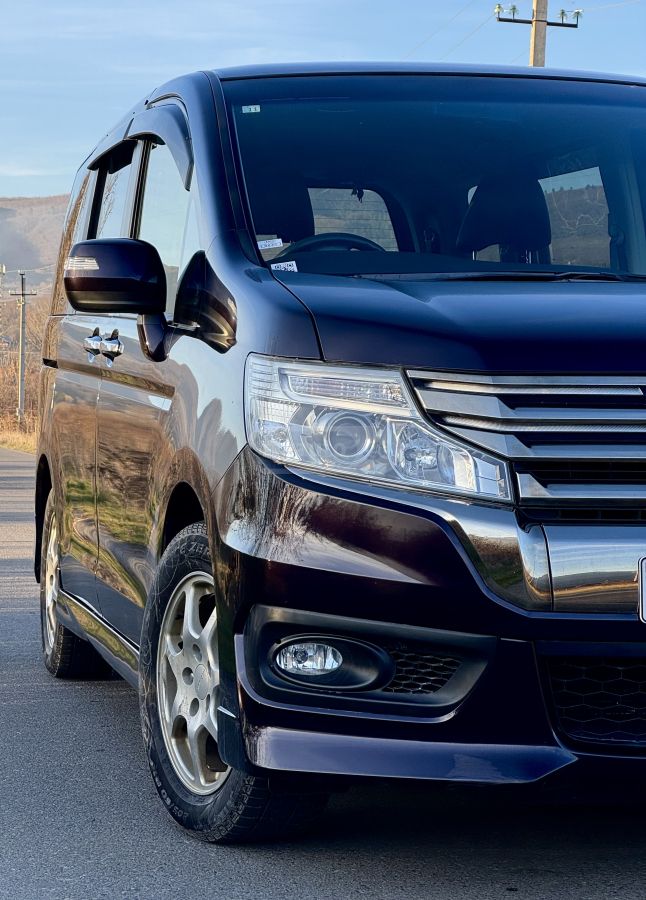 Honda Step Wagon 2014 — photo 2