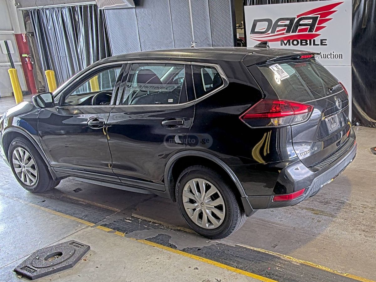 Nissan Rogue 2018 — photo 2