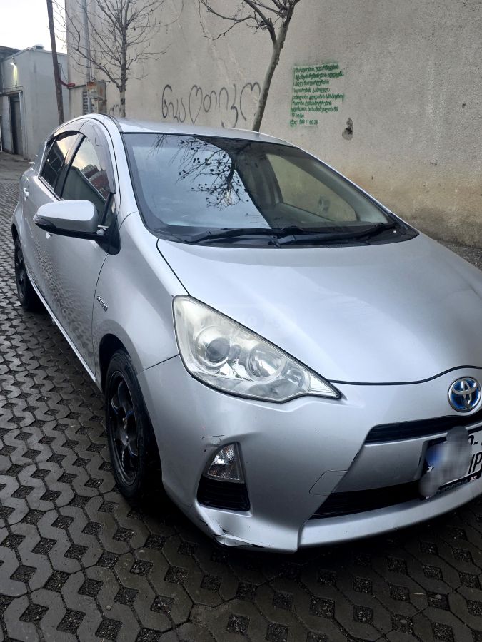 Toyota Aqua 2013 — photo 2
