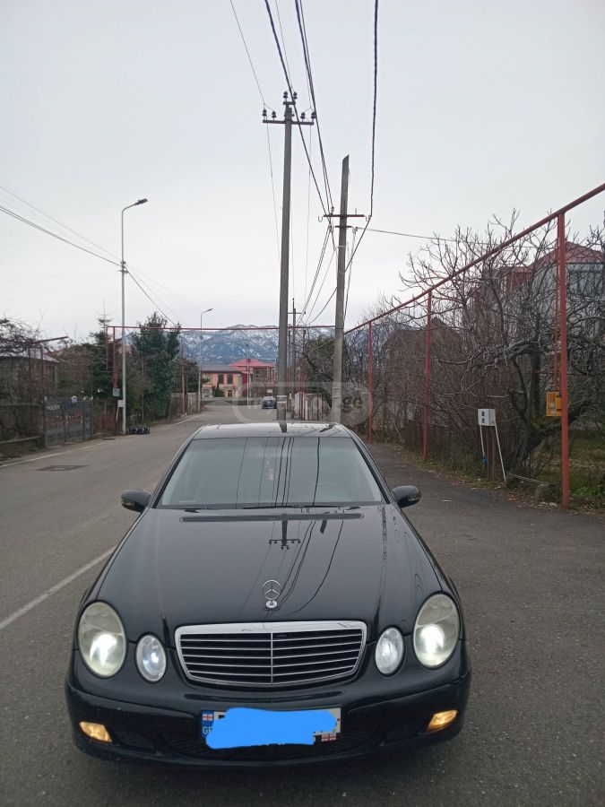 Mercedes-Benz E 270 2004 — photo 2