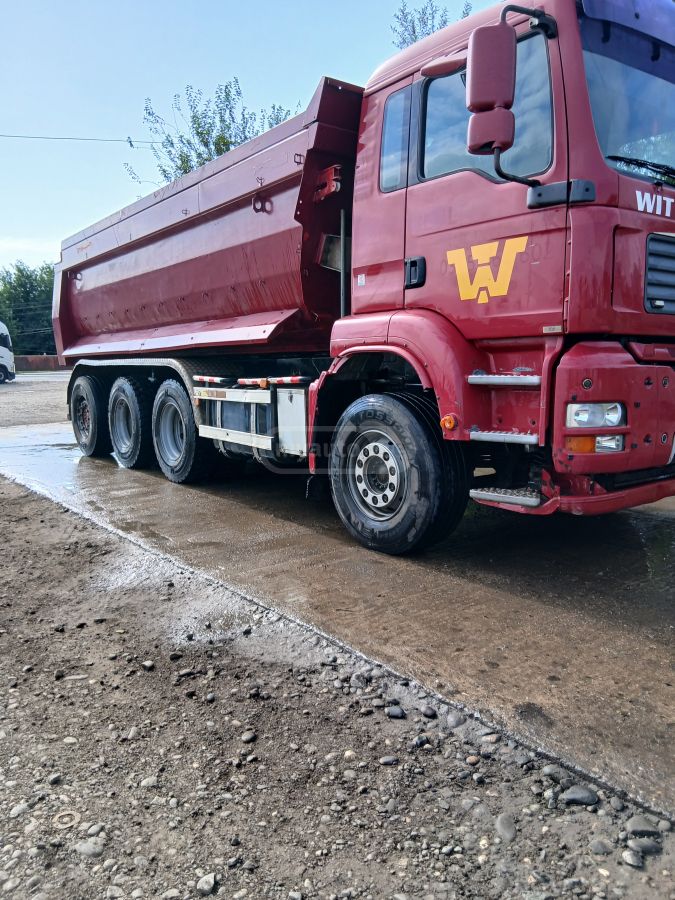 Isuzu TGA