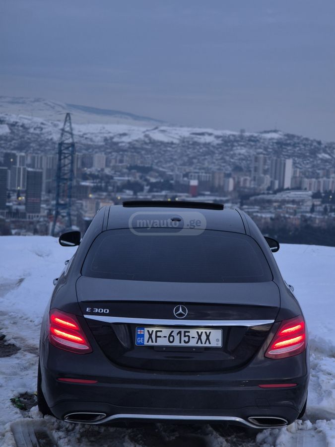 Mercedes-Benz E 300 2017 — photo 2
