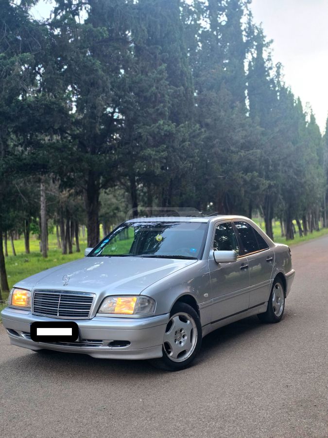 Mercedes-Benz C 180