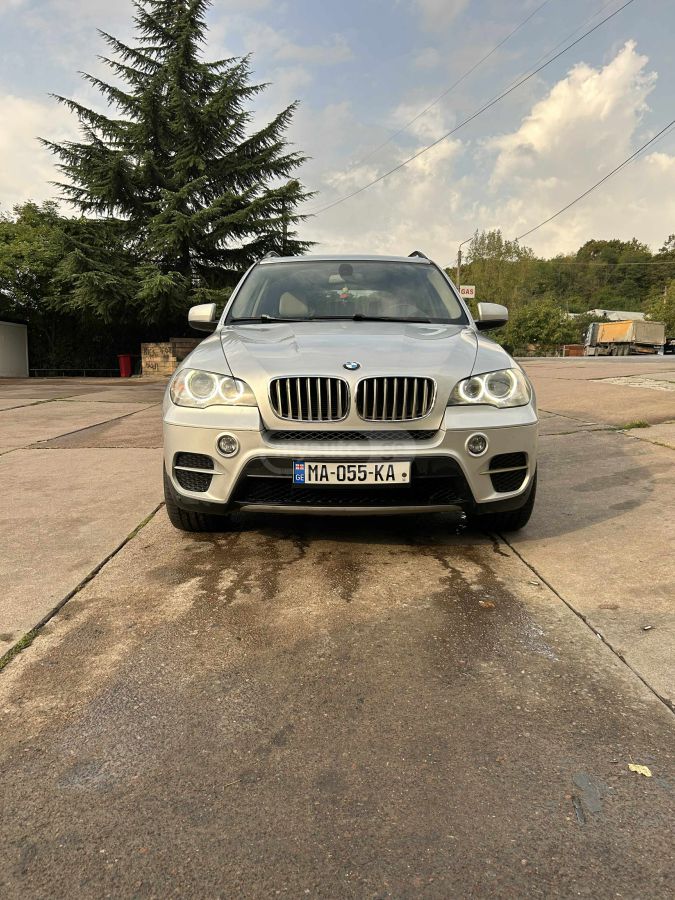 BMW X5 2013 — photo 2