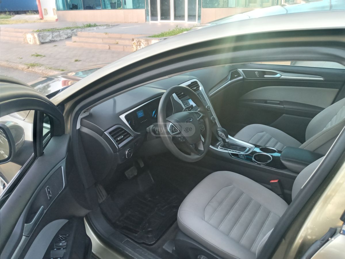 Ford Fusion 2012 — photo 2