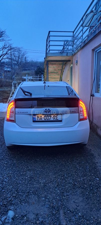 Toyota Prius 2012 — photo 2