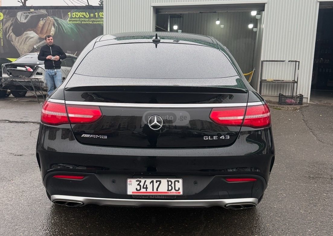 Mercedes-Benz GLE 43 AMG 2018 — photo 2