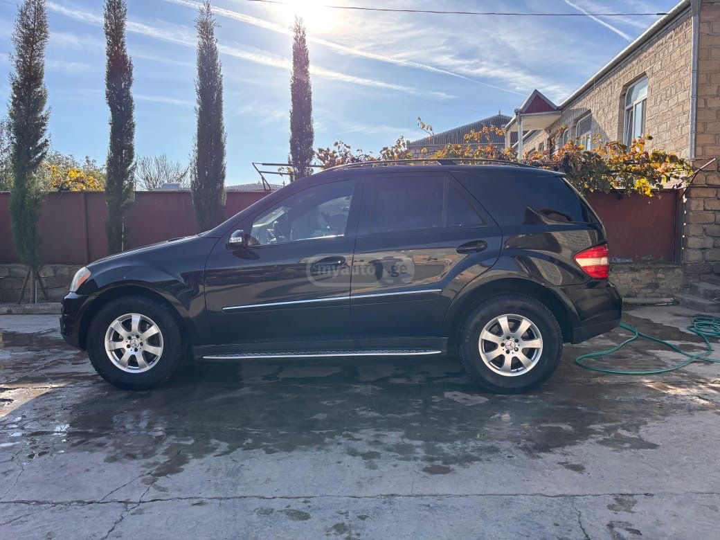 Mercedes-Benz ML 350 2006 — photo 2