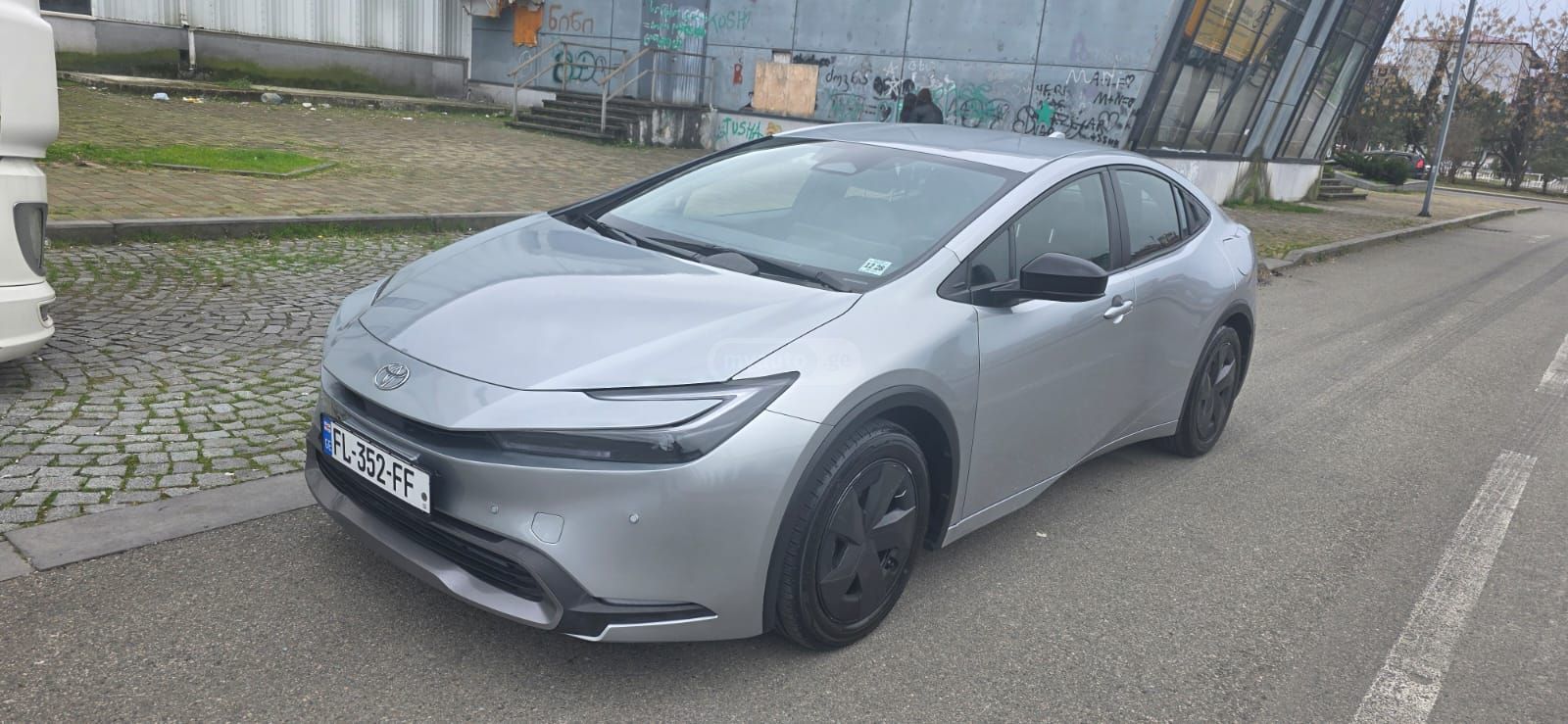 Toyota Prius 2024 — photo 2