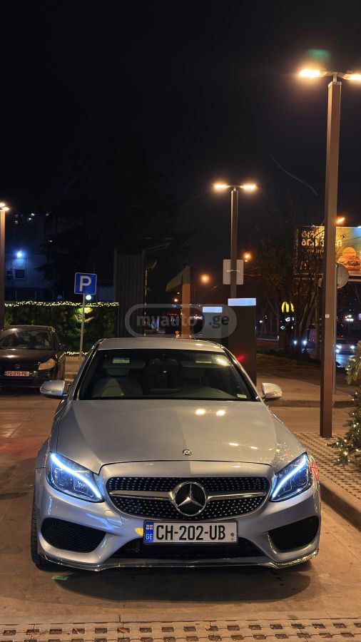 Mercedes-Benz C 300 2015 — photo 2