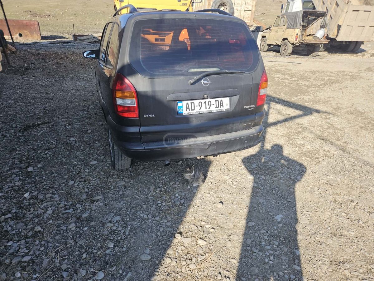 Opel Zafira 2002 — photo 2
