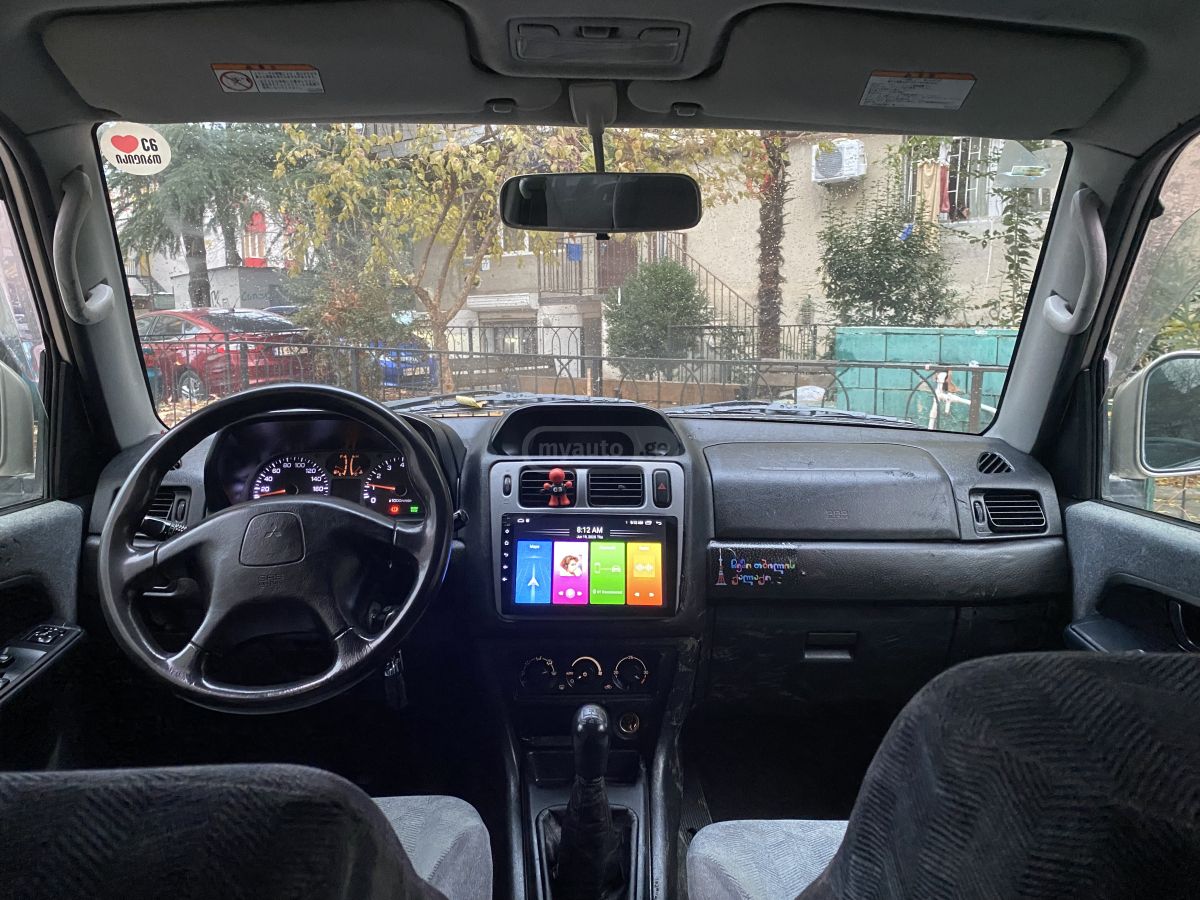 Mitsubishi Pajero IO 2000 — photo 2