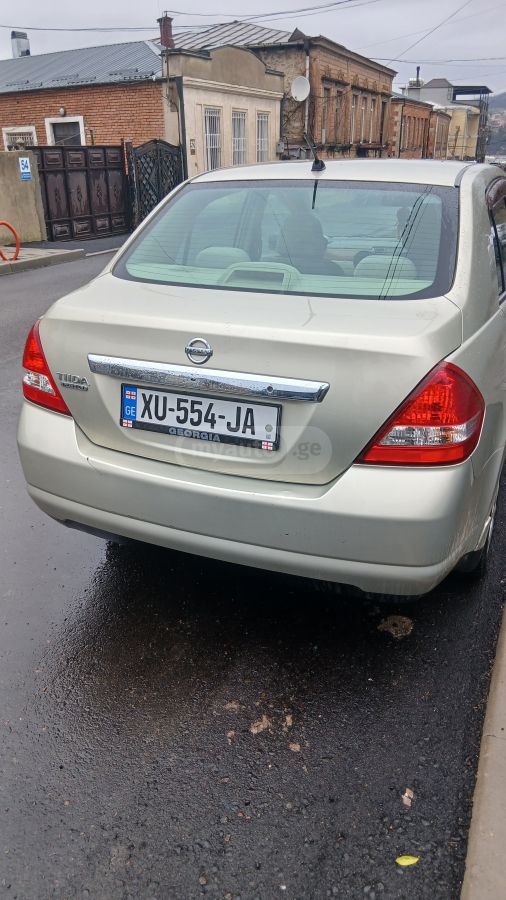 Nissan Latio 2005 — photo 2