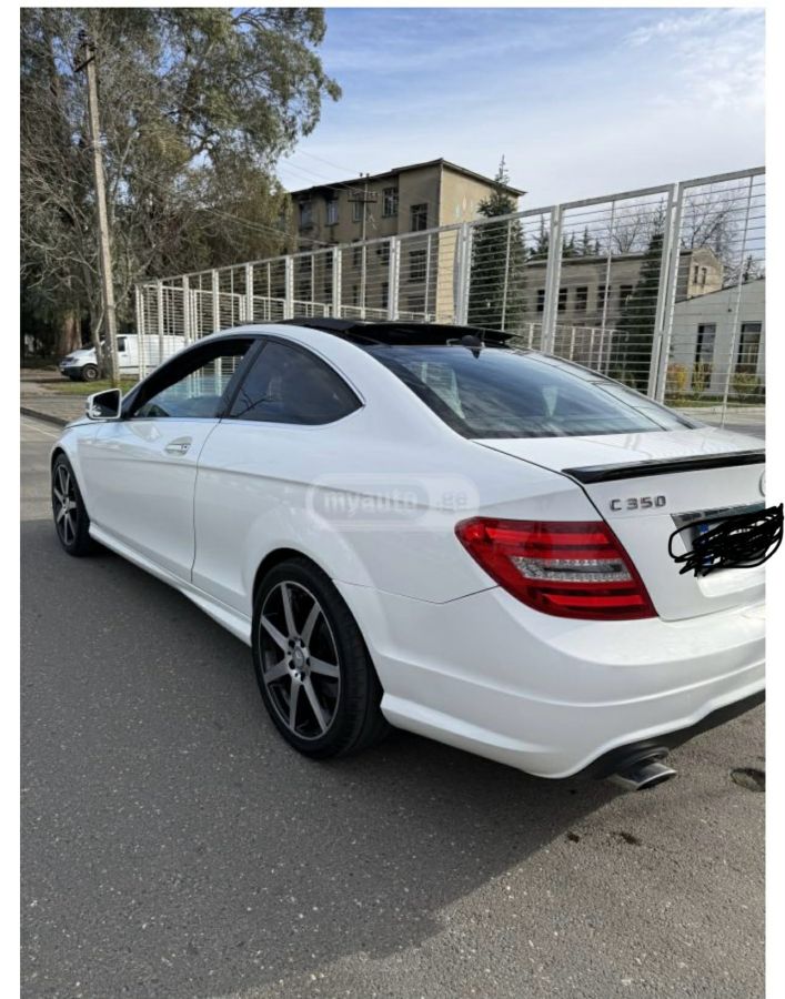 Mercedes-Benz C 350 2015 — photo 2