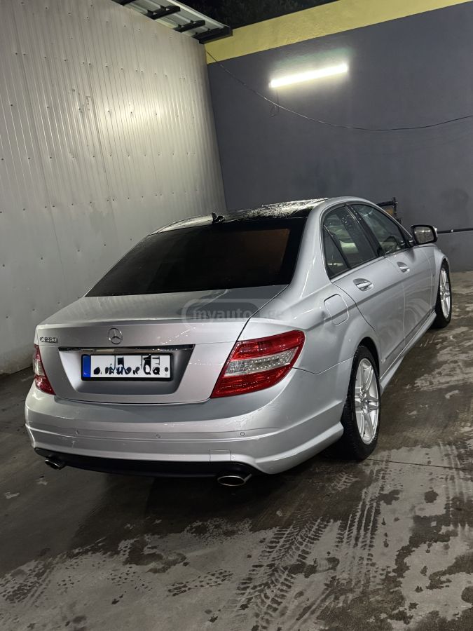 Mercedes-Benz C 300 2008 — photo 2