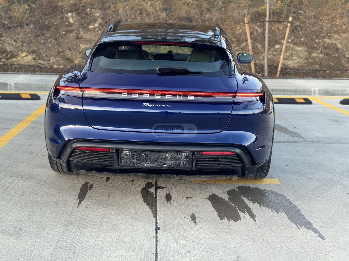 Porsche Taycan 4 S 2022 — photo 2