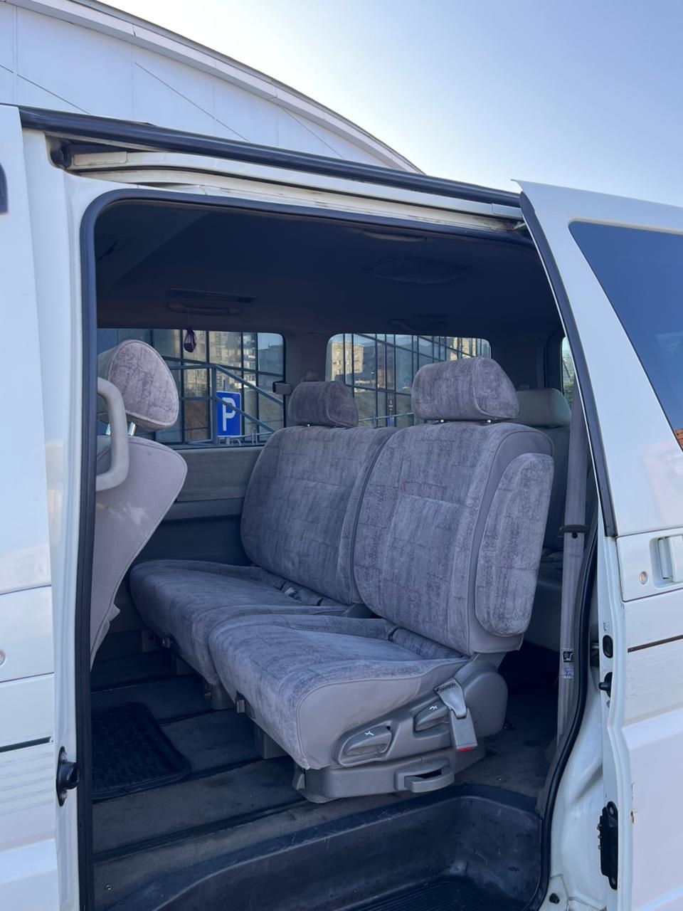 Nissan Elgrand 2001 — photo 2