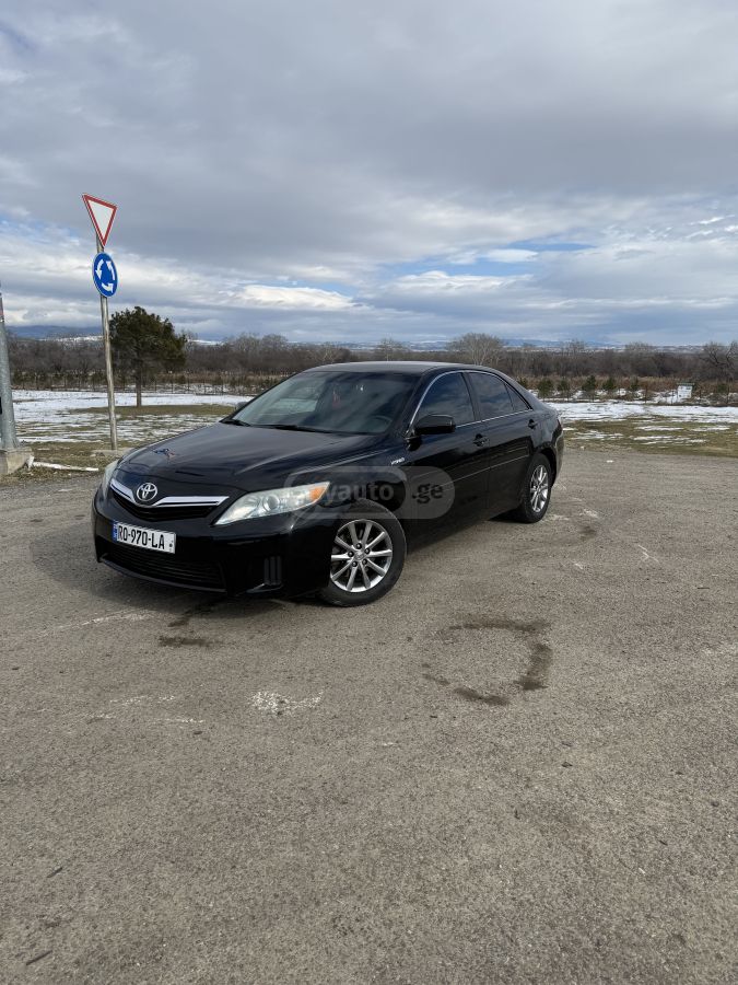 Toyota Camry 2010 — photo 2