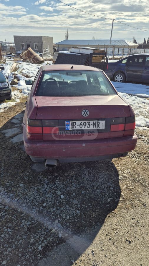 Volkswagen Vento 1997 — photo 2